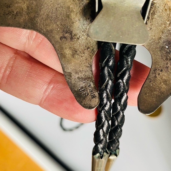 Vintage Heartline Sterling Silver Navajo Bear.  Silversmith James Shay.  Signed - Picture 2 of 3